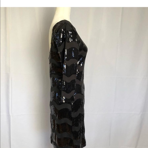 Dress - Picture 4 of 7